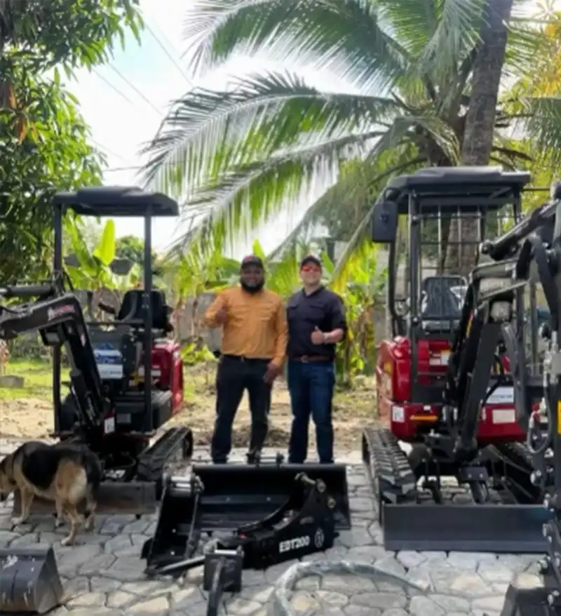 Rhinoceros XN10-8 mini excavator delivery site in Honduras