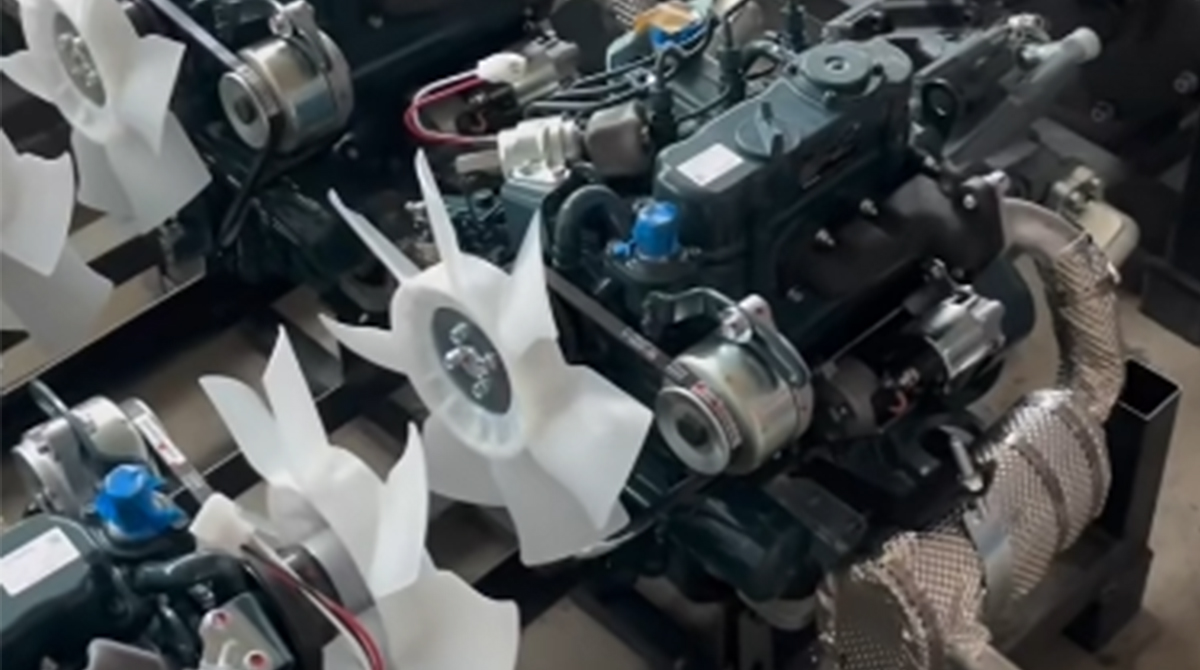 1781749882163077.jpg Kubota engine.jpg
